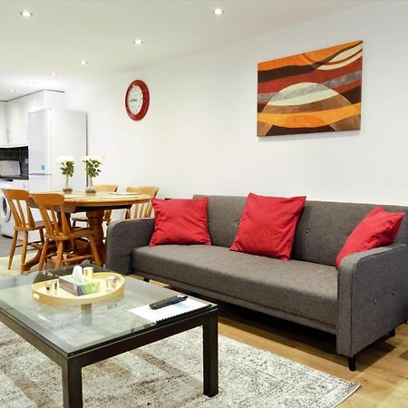 Stylish 2 Bedroom Apartment In The Heart Of Greenwich Лондон Екстериор снимка