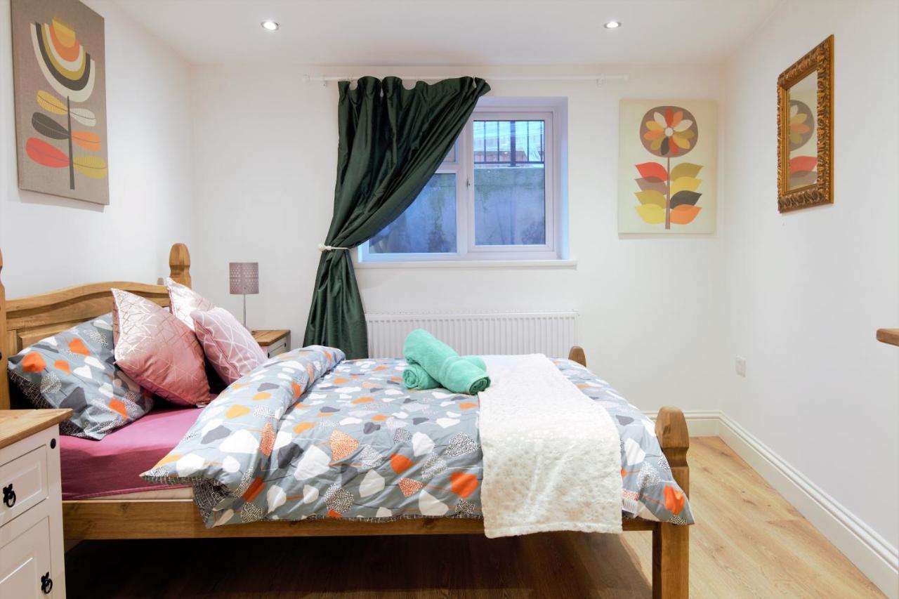 Stylish 2 Bedroom Apartment In The Heart Of Greenwich Лондон Екстериор снимка