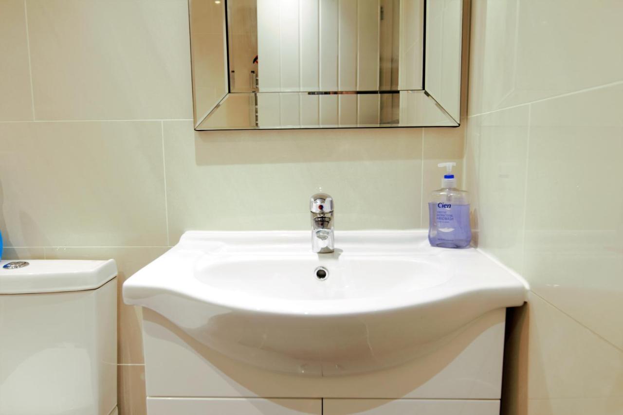 Stylish 2 Bedroom Apartment In The Heart Of Greenwich Лондон Екстериор снимка