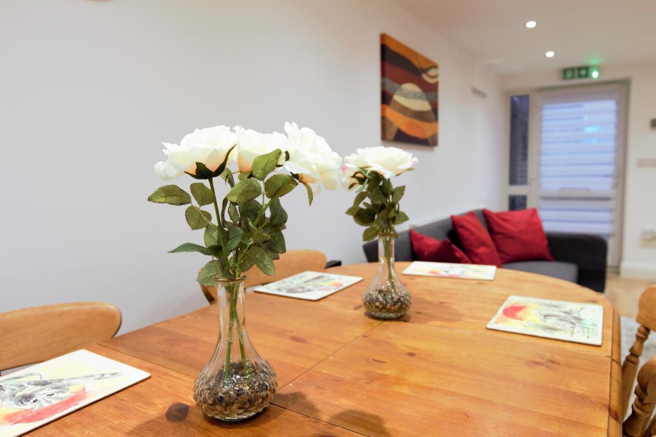 Stylish 2 Bedroom Apartment In The Heart Of Greenwich Лондон Екстериор снимка