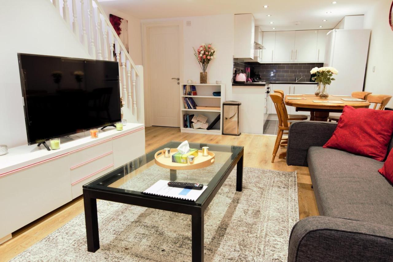 Stylish 2 Bedroom Apartment In The Heart Of Greenwich Лондон Екстериор снимка