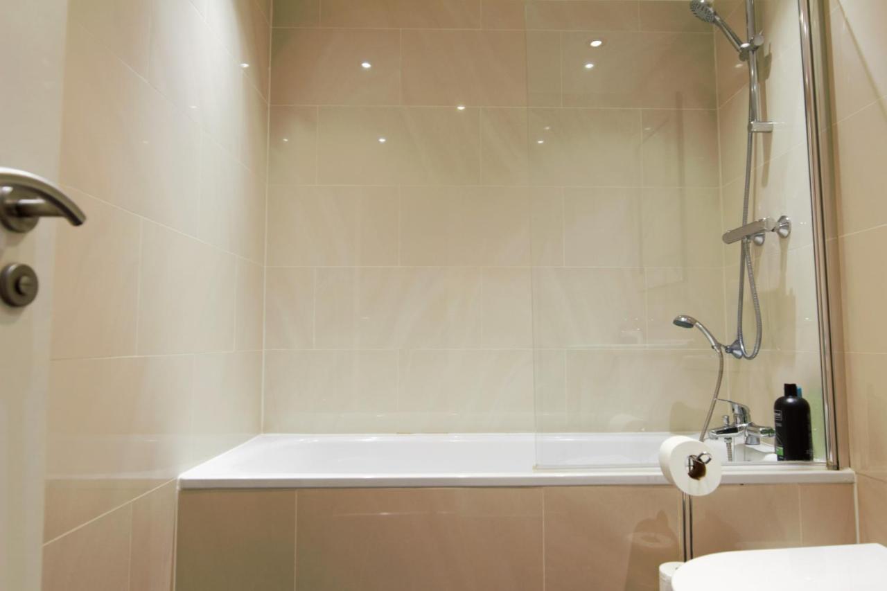 Stylish 2 Bedroom Apartment In The Heart Of Greenwich Лондон Екстериор снимка
